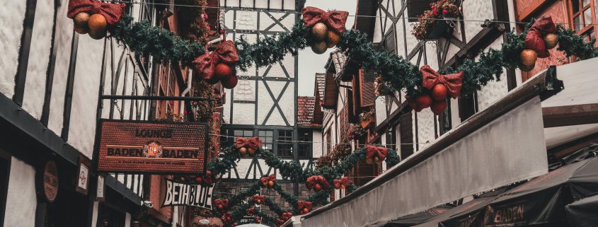 Holiday safety tips - Consult Kinsey Investigations.