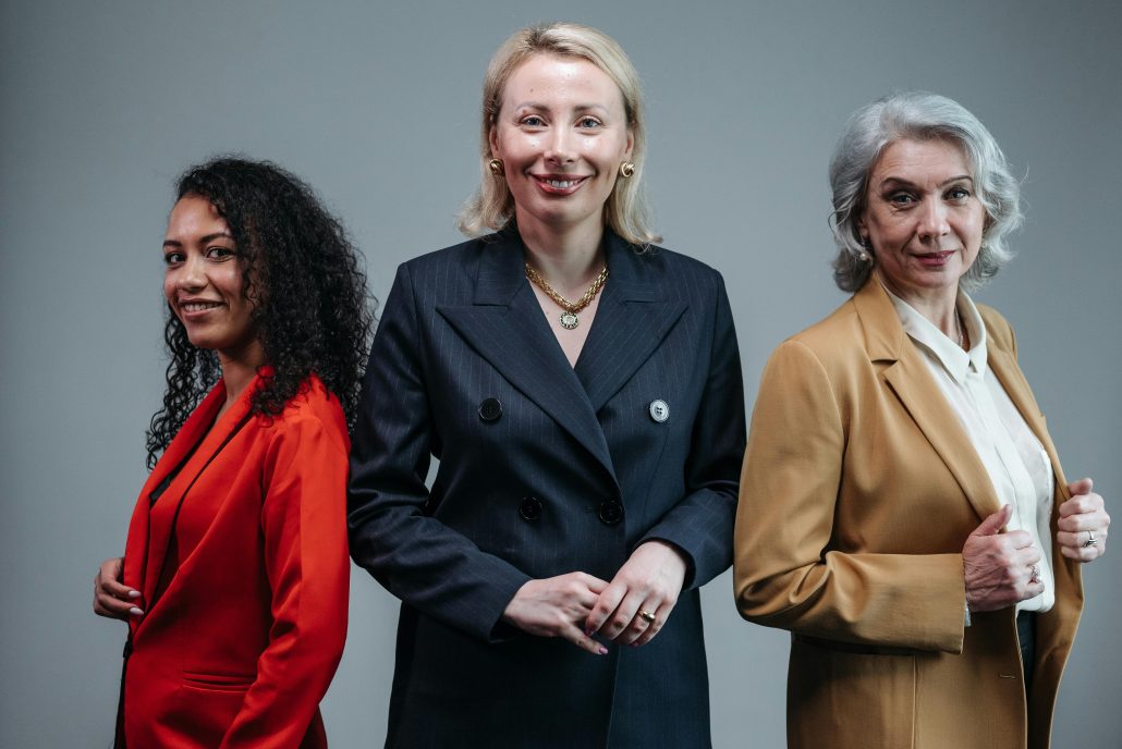 Why should you hire female PIs? - Consult Kinsey Investigations. 