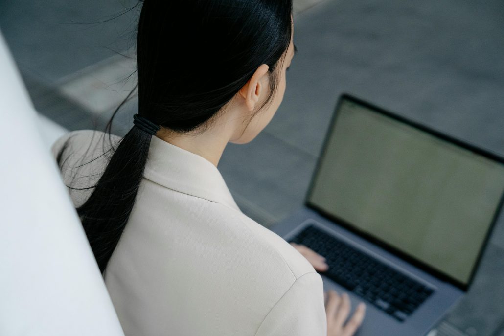 Avoid online sleuthing - Consult Kinsey Investigations.